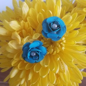 PacSun | Teal Rose with Pearl Center Stud Earrings